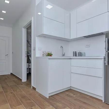Riva Apartment *
