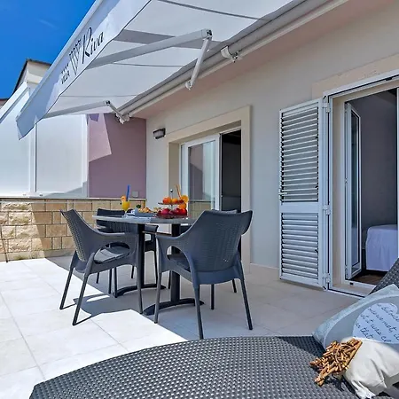 Riva Apartment *